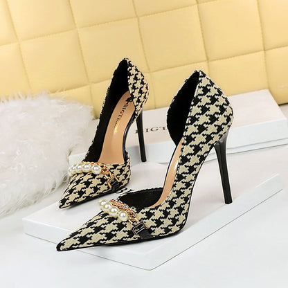High Heel Hollowed Out Plaid pumps - Available in 2 colors
